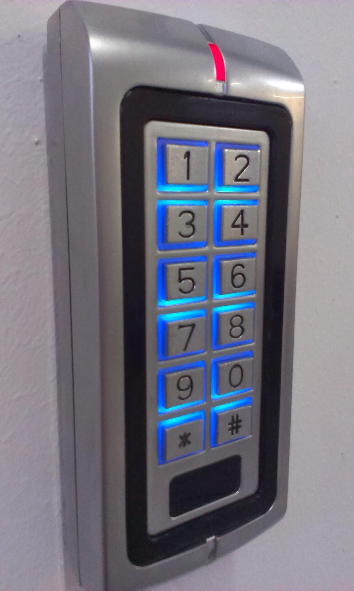kontrola pristupa-ulazak u zgradu bez ključa-bezkontaktno otključavanje-rfid privezak-kartica-privezak-kartica-tag-14